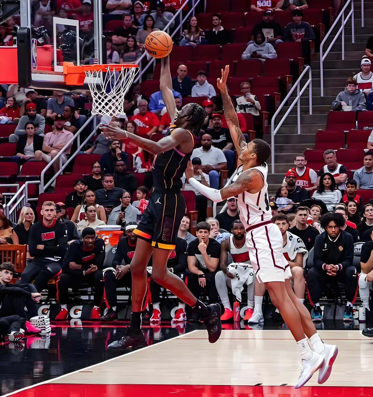 火箭力克北京队，武切维奇状态火热